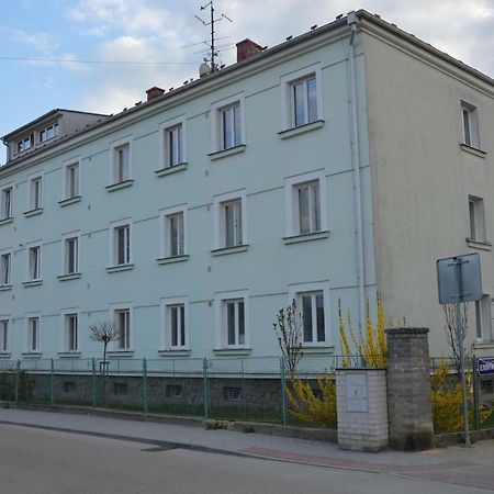 Apartmanovy Byt Trebon Exterior photo