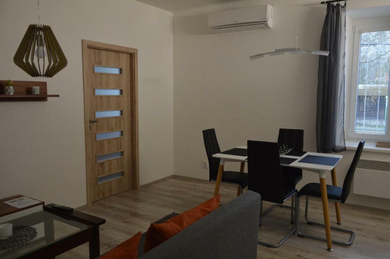 Apartmanovy Byt Trebon Exterior photo